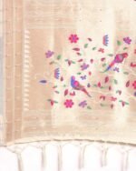 Women Floral Print Saree with Contrast Border - Image 3